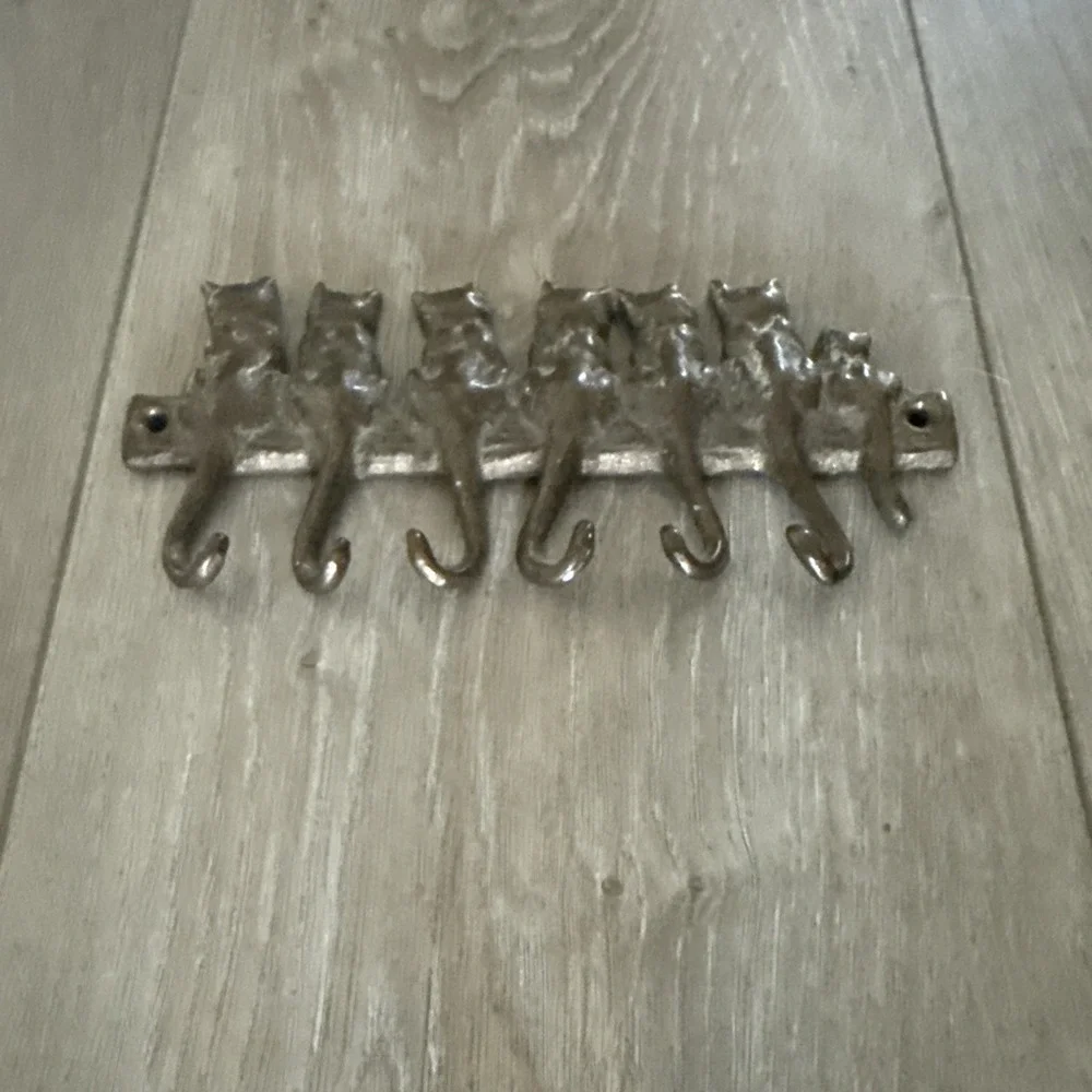Rustic Vintage‎ Brass Cat Tail Hook Hanger 7 Cats on A Log 7